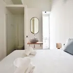 Bhost - Antonia Sevilla